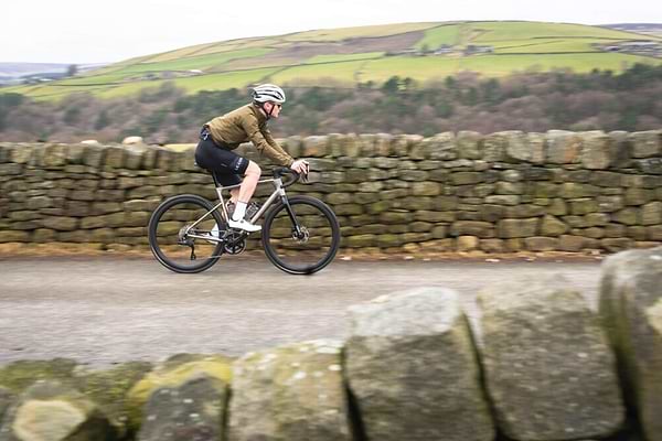 Race-Geometrie vs. Endurance-Geometrie vs. Upright-Geometrie: Wie die Position dein Fahrverhalten verändert.