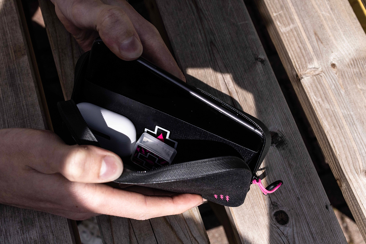 Waterproof Essentials Case Black