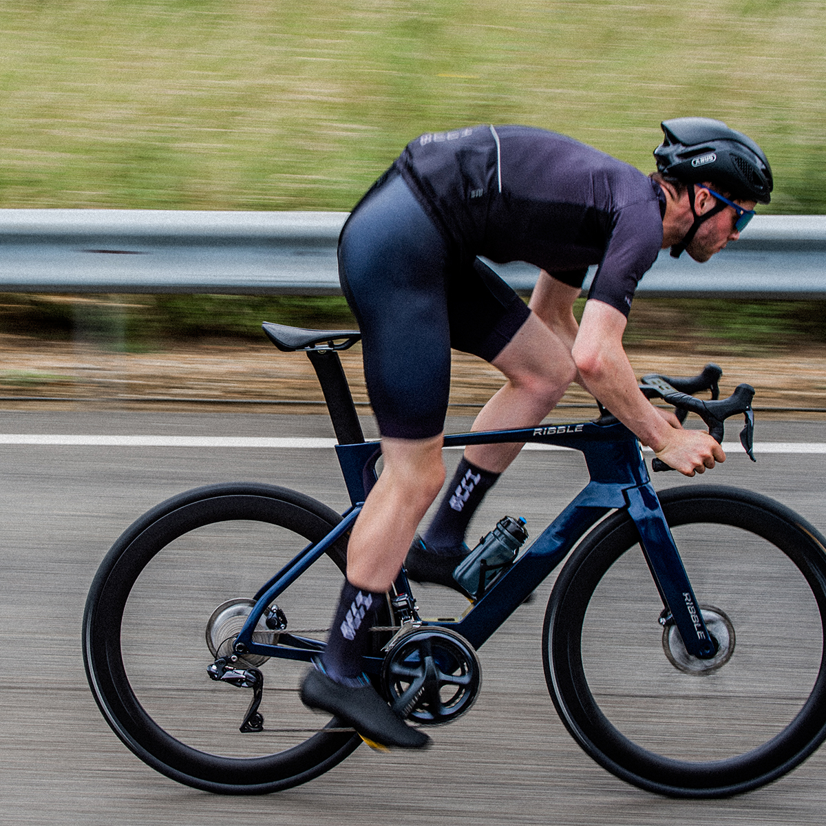 Aerodynamisch optimiertes Unterrohr