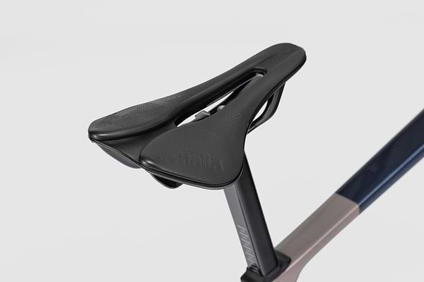 Saddle