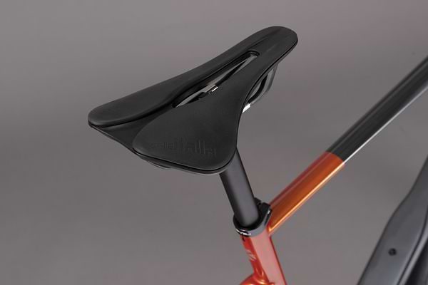 Saddle
