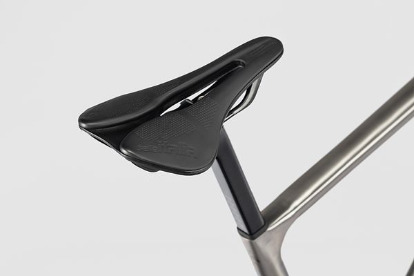 Saddle