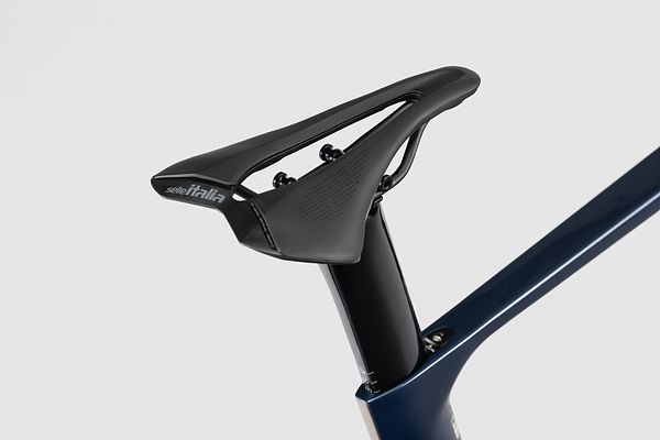 Saddle