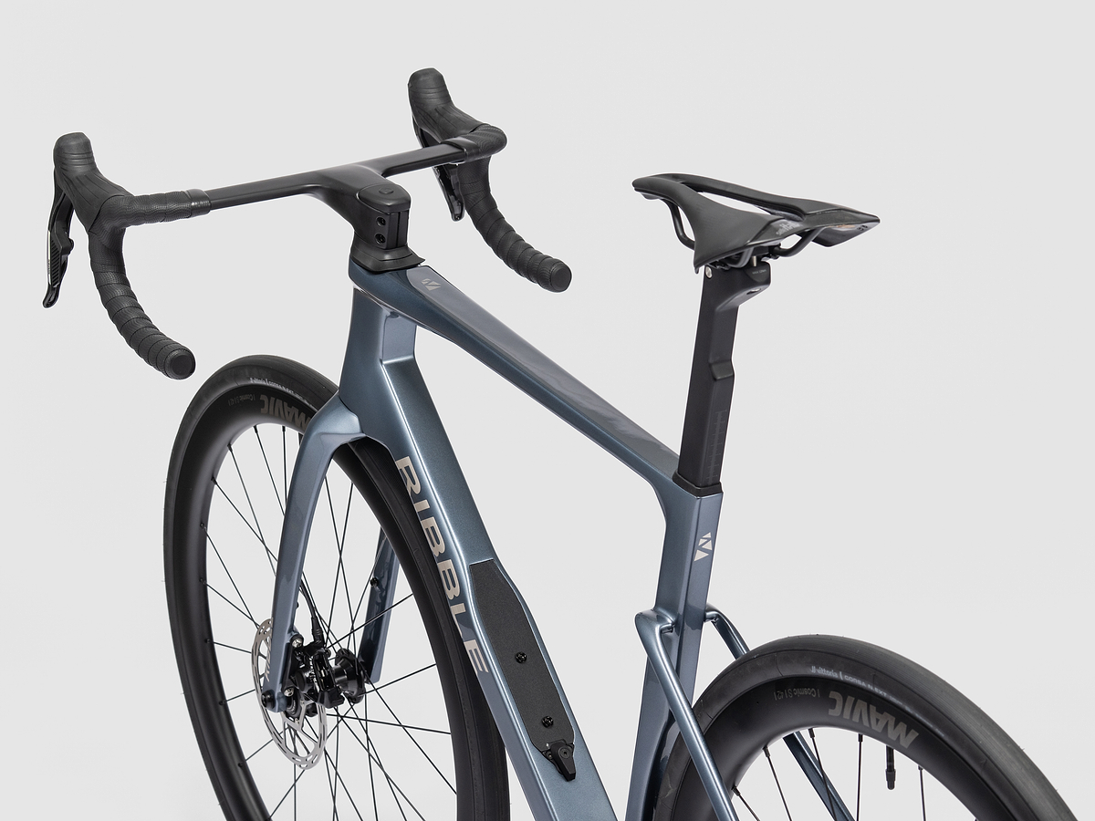 Ultra-Road Force AXS image 2