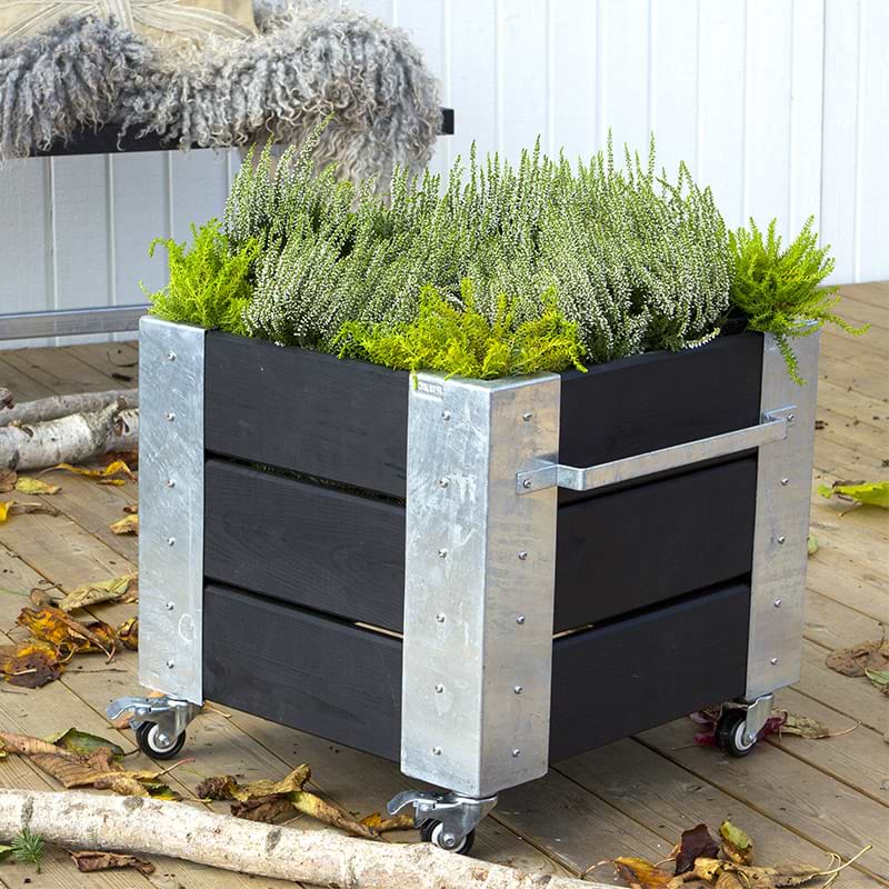 Blomsterkasse Cubic sort med hjul