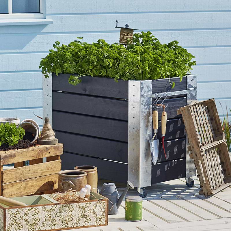 Cubic Blomsterkasse sort med hjul