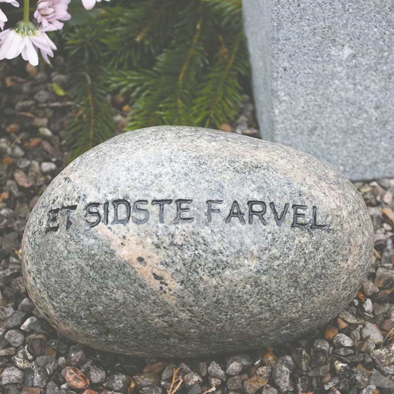 Mindesten 'Et Sidste Farvel' - Dansk Natursten - 20x25 cm