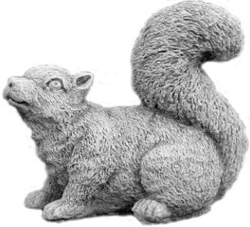 Egern stående - betonfigur -17 cm