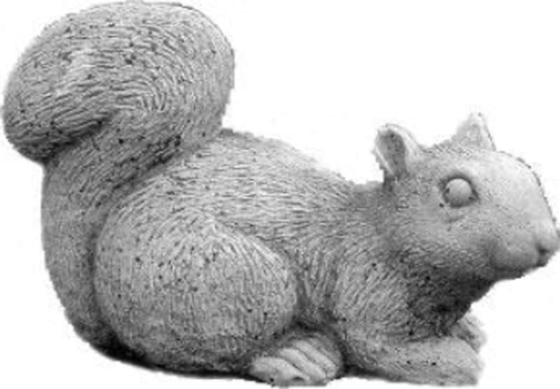 Egern liggende- betonfigur -12 cm