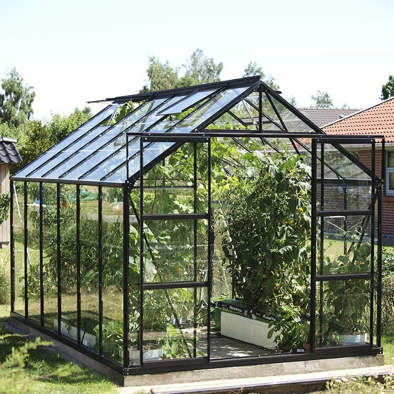 sort drivhus med glas