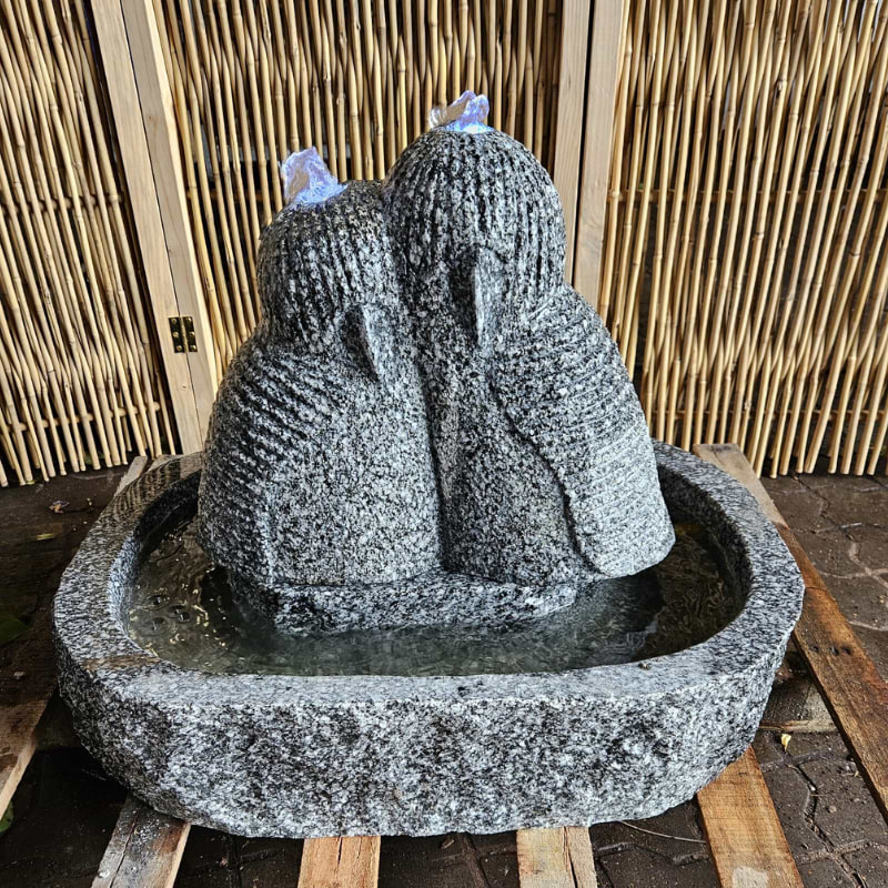 Vandsten - Fuglepar - mørkegrå granit 65*45*50