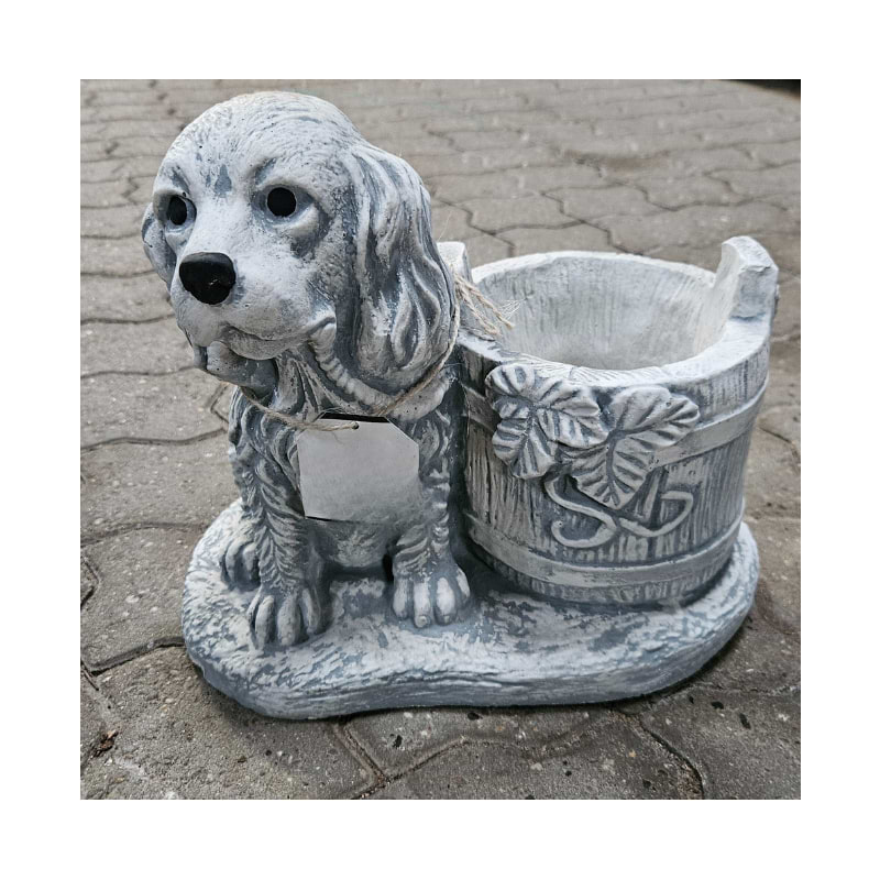 Hund med træbalje
