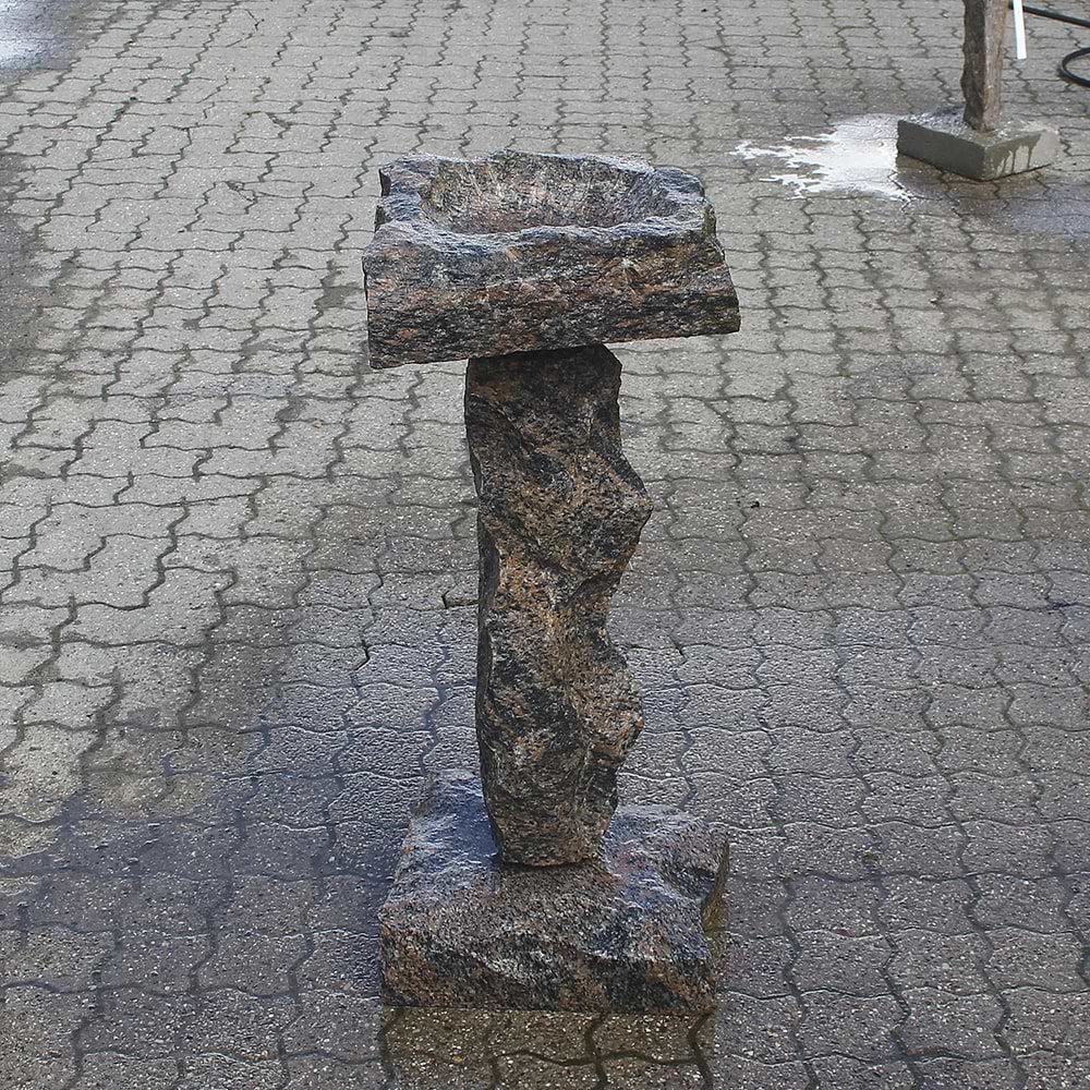 Fuglebad på sokkel