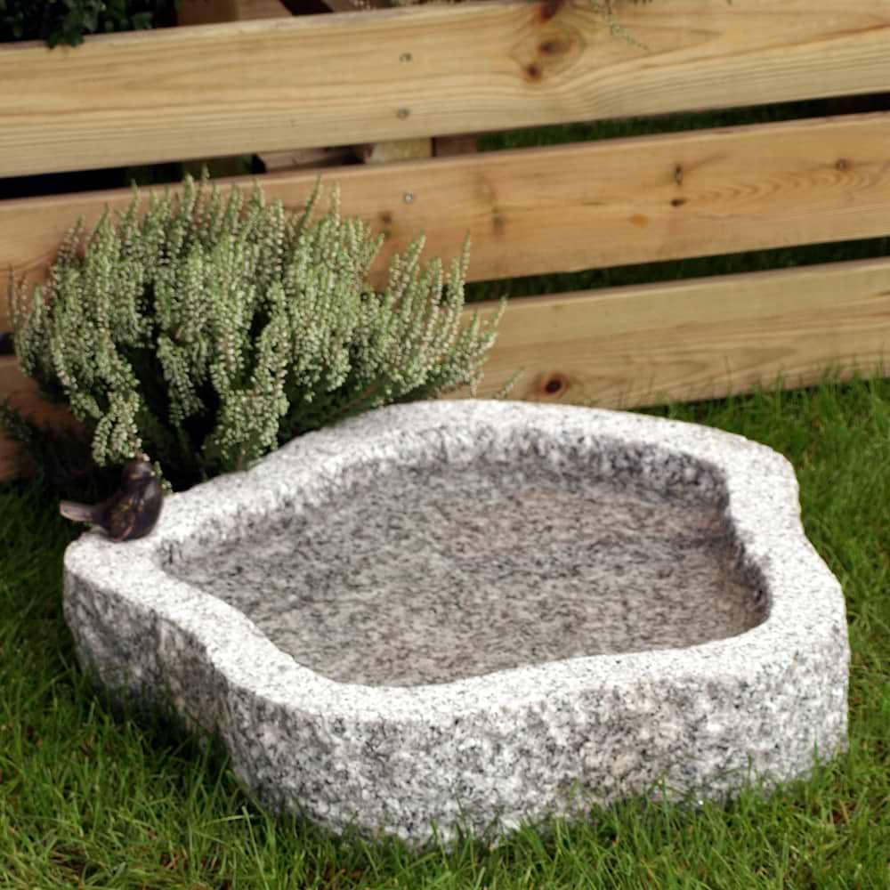 Fuglebad 'Naturform' - Lysegrå Granit - Flere varianter