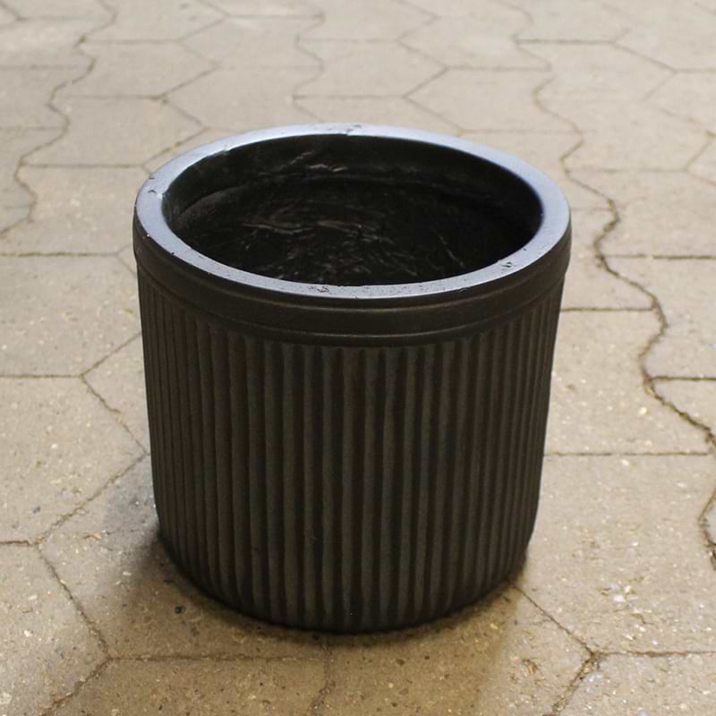 Sort rillet krukke