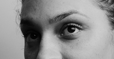 Tous les sérums visage sont-ils testés sur le plan ophtalmologique ?