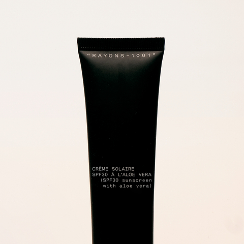 Importance d'appliquer une protection solaire en fin de routine.