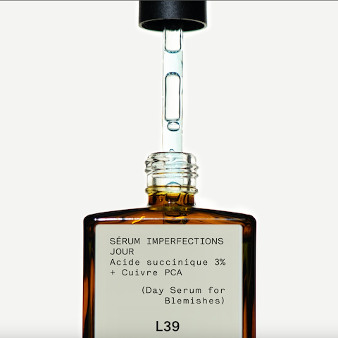 Produits cosmétiques avec de l'acide succinique