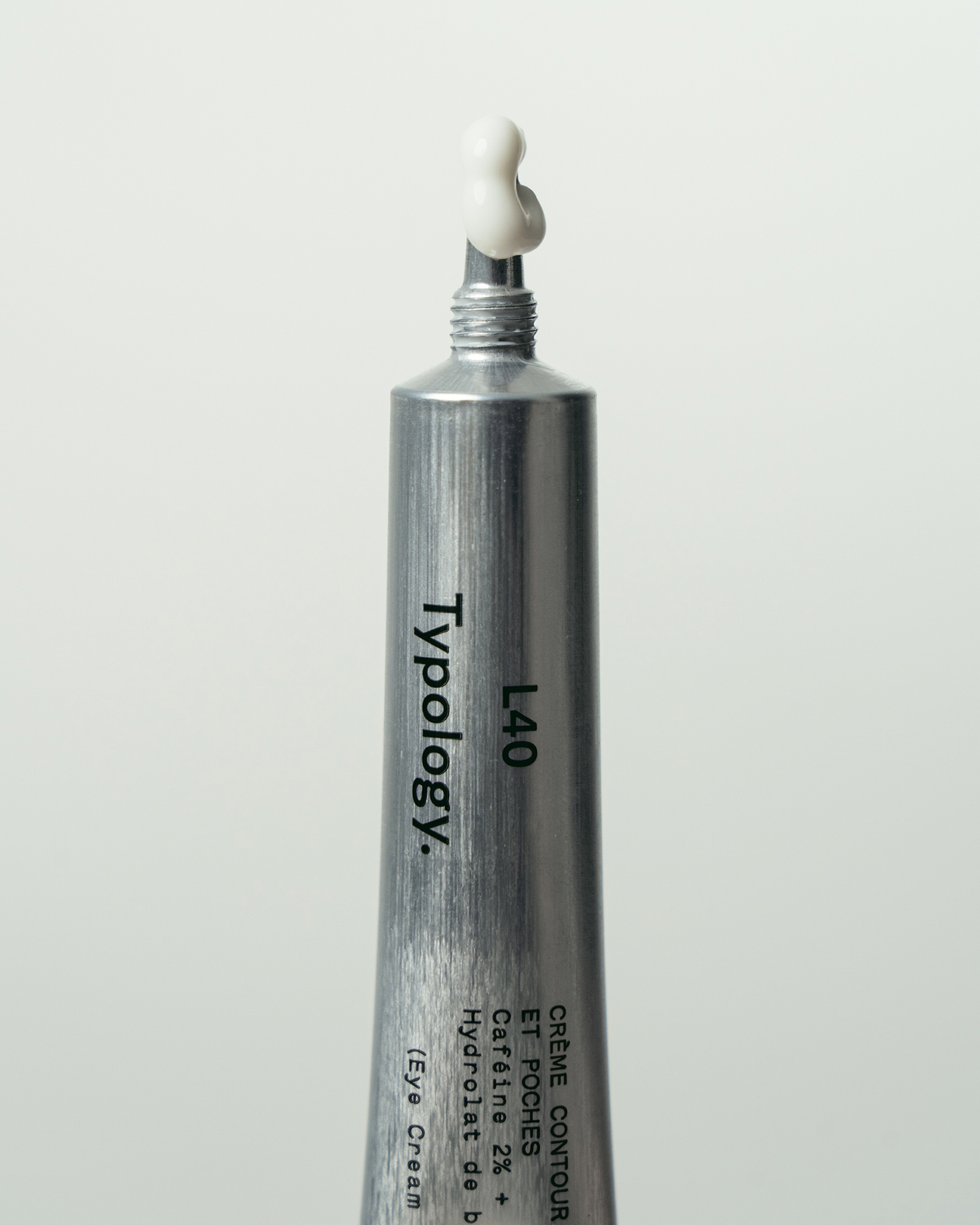 Crème Contour des Yeux Cernes et Poches Caféine 2% + Hydrolat de bleuet — Typology