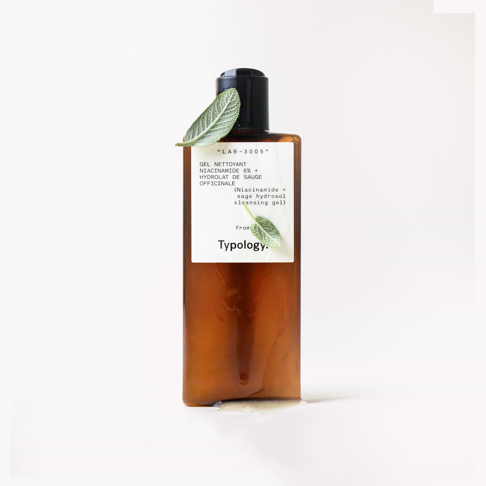 Comment est produit l'hydrolat de sauge officinale ?