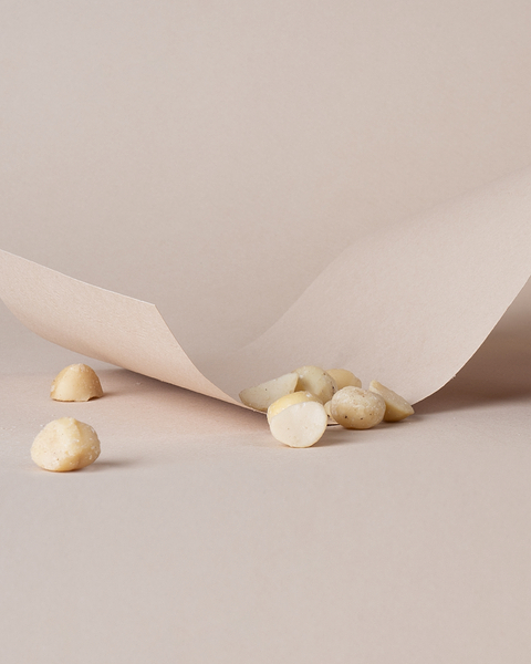 Les bienfaits de l'huile de macadamia pour le contour des yeux.