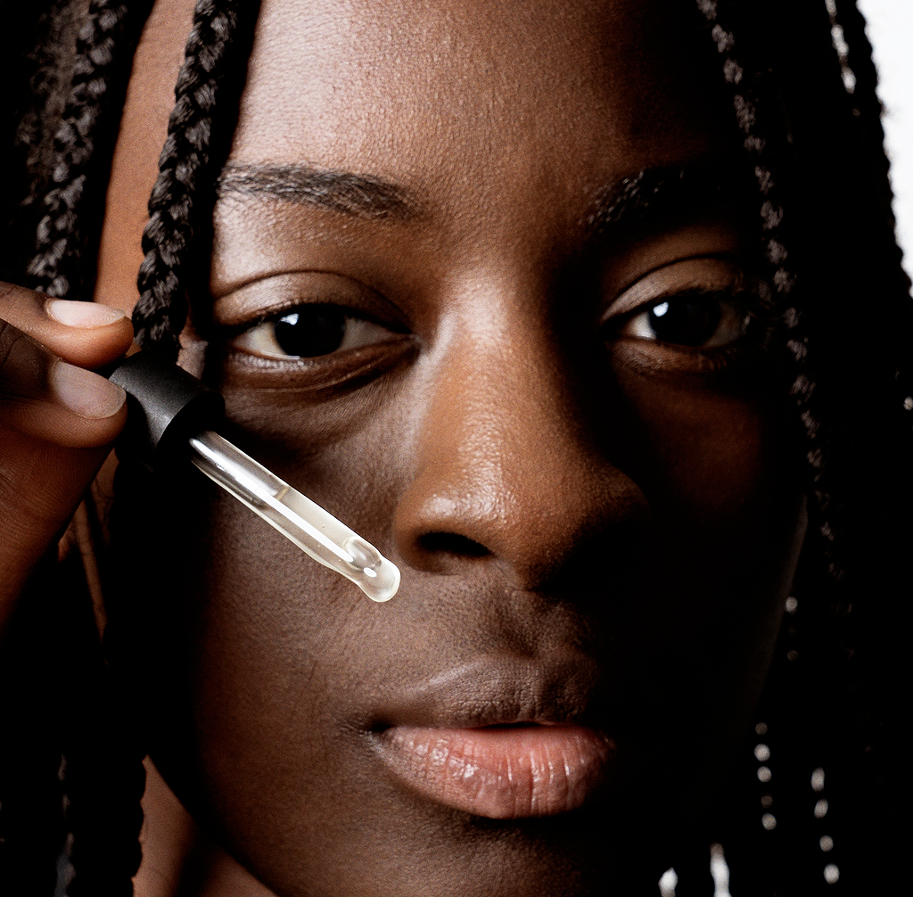 Gommage peau sensible : comment le choisir et l'appliquer ?