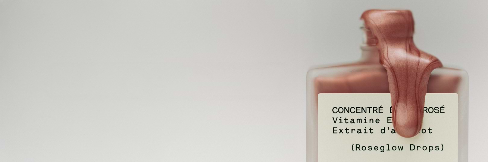 Édition limitée : Concentré Éclat Rosé T35 à la vitamine E 2% et à l'extrait d'abricot.