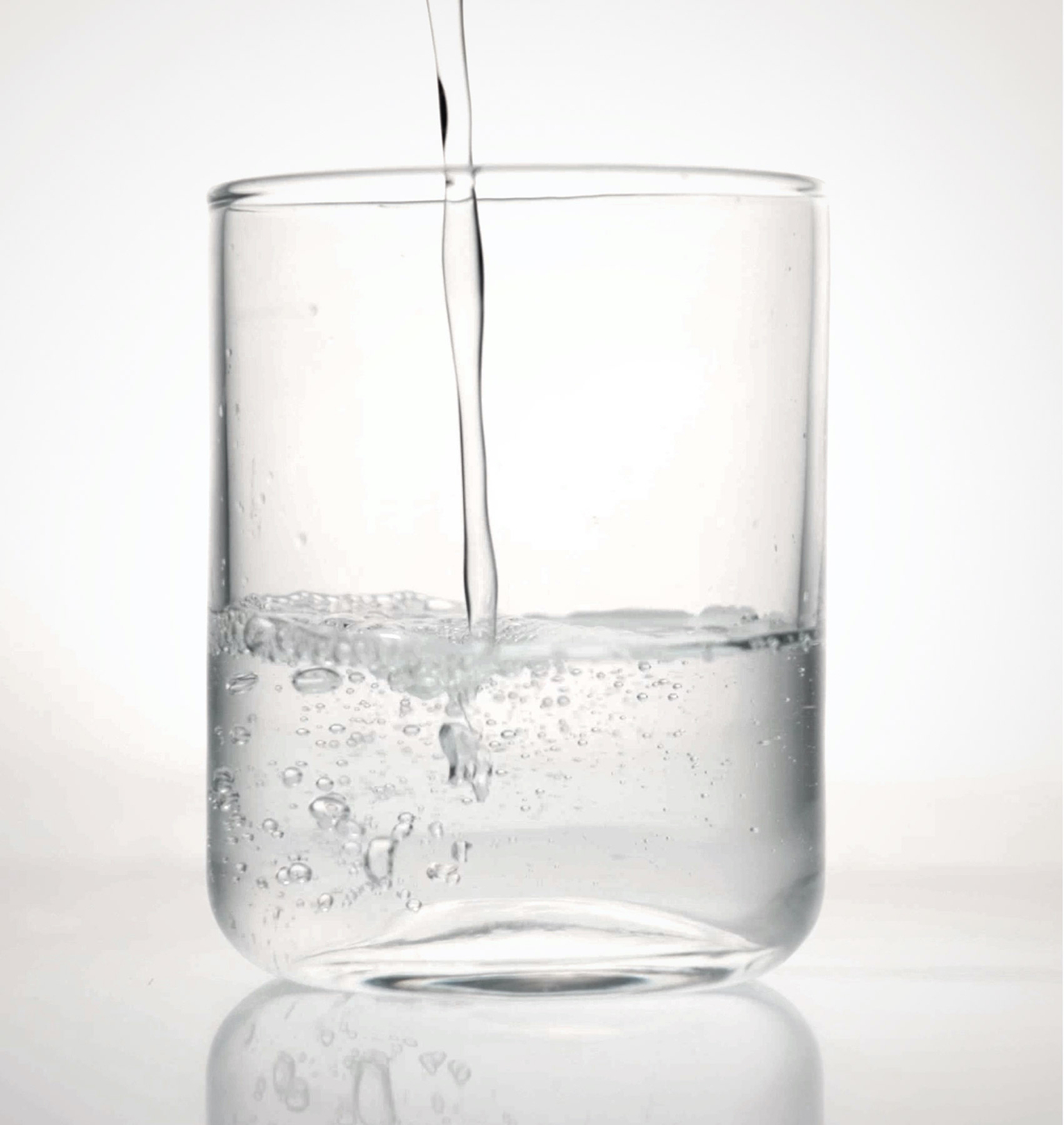 Effets consommation eau acné.
