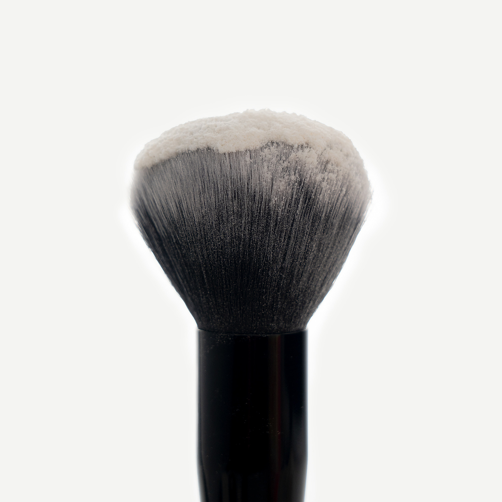 Mode d'utilisation d'une poudre visage.