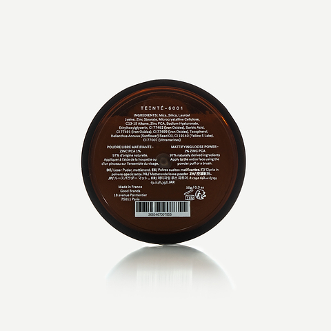 Composition d'une poudre visage.