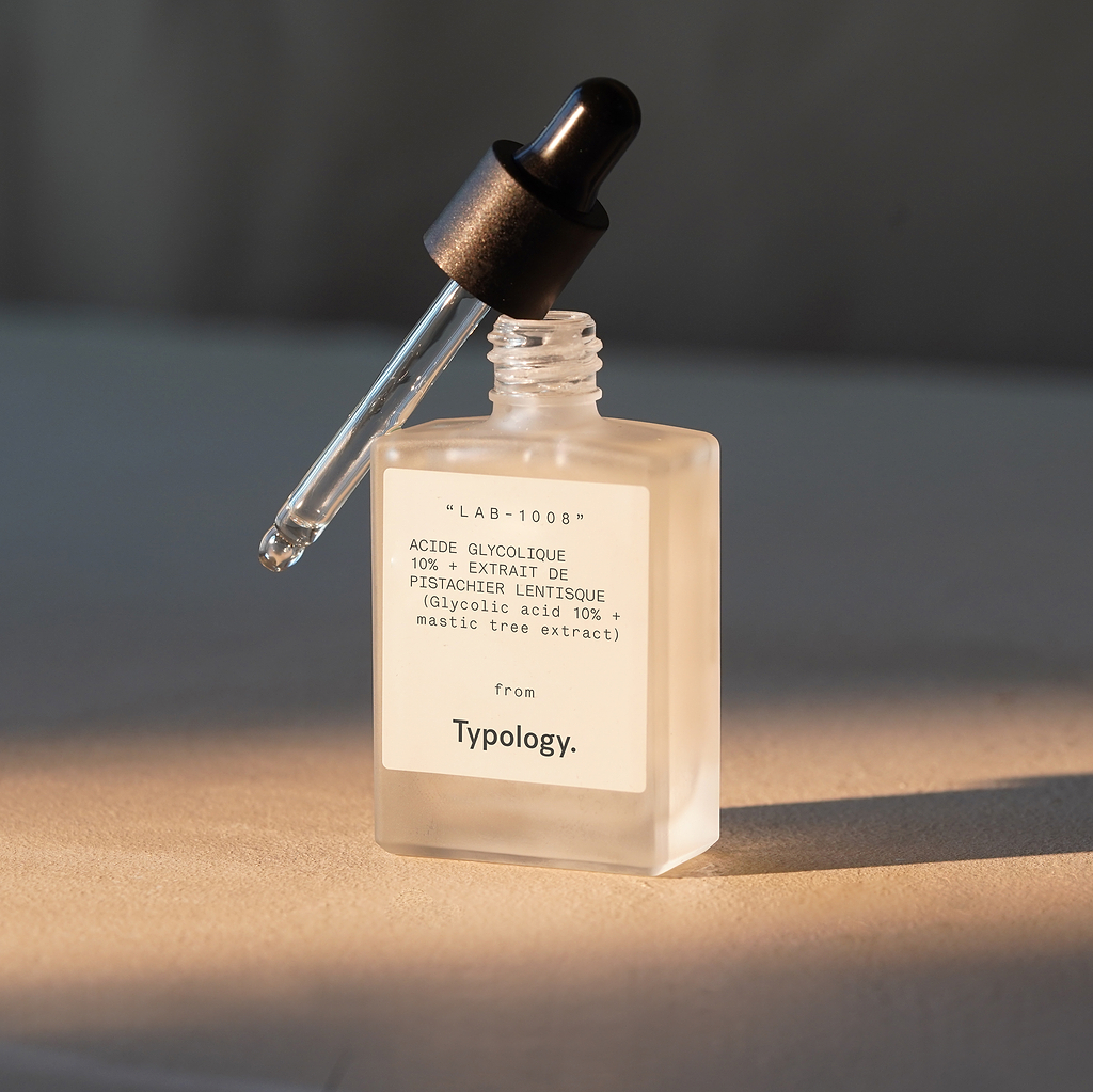 L'utilité d'un exfoliant dans une routine de soins.