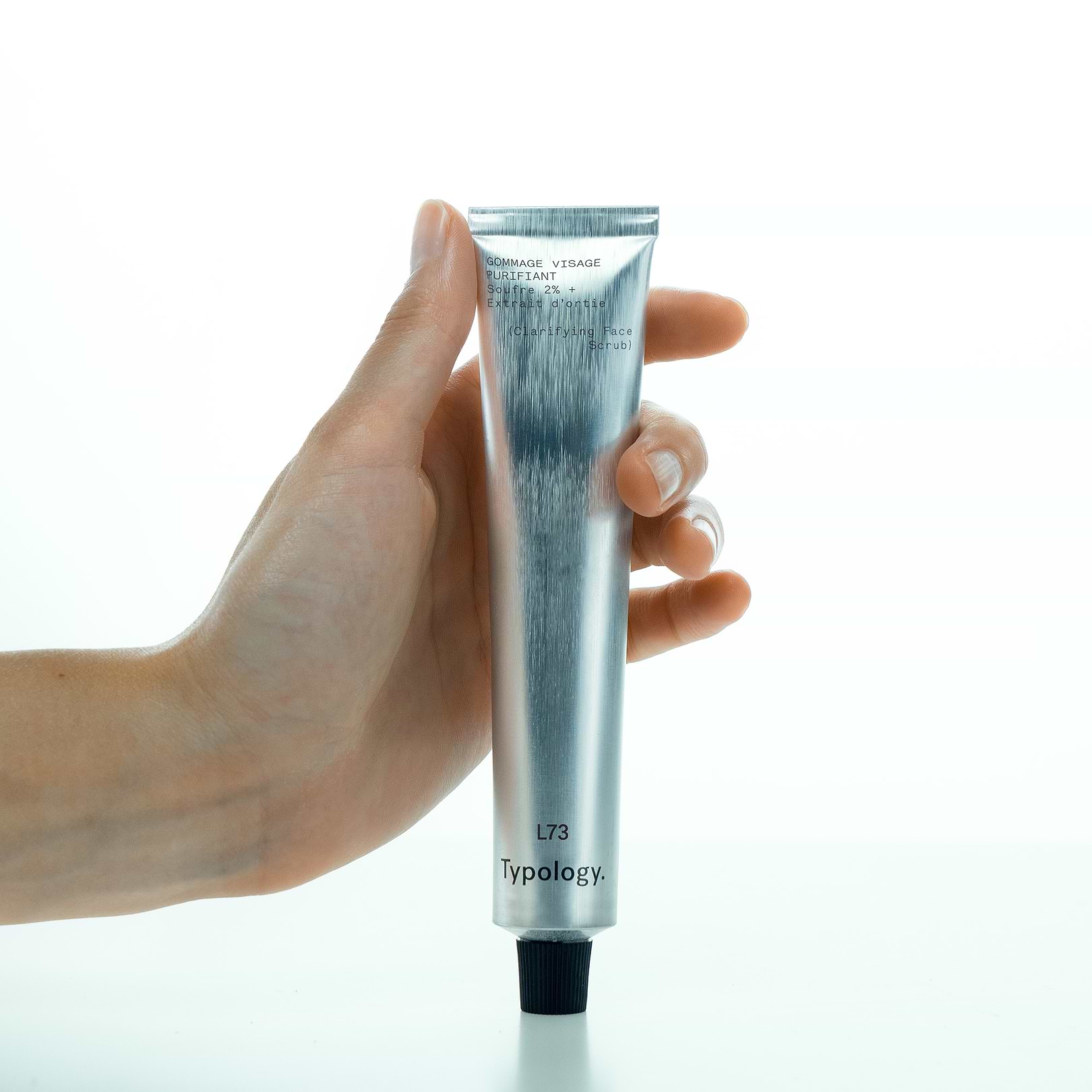Exfoliation et points noirs.