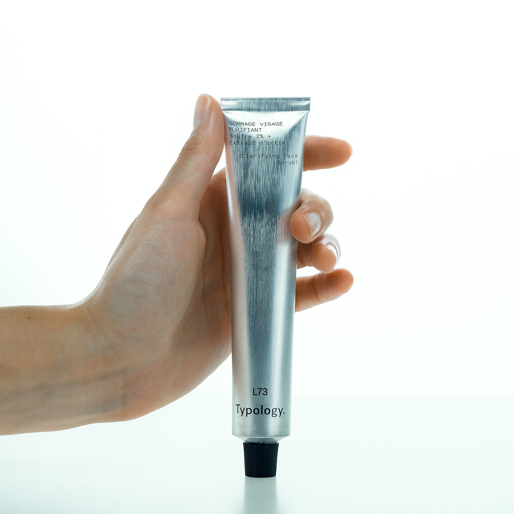 Exfoliation et points noirs.