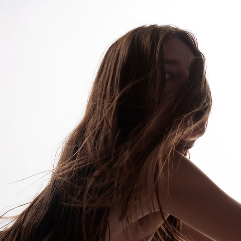 Bienfaits cheveux hydrolat de bleuet.