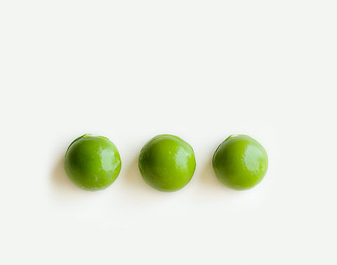 Effets peptides de pois cheveux, cils et sourcils.