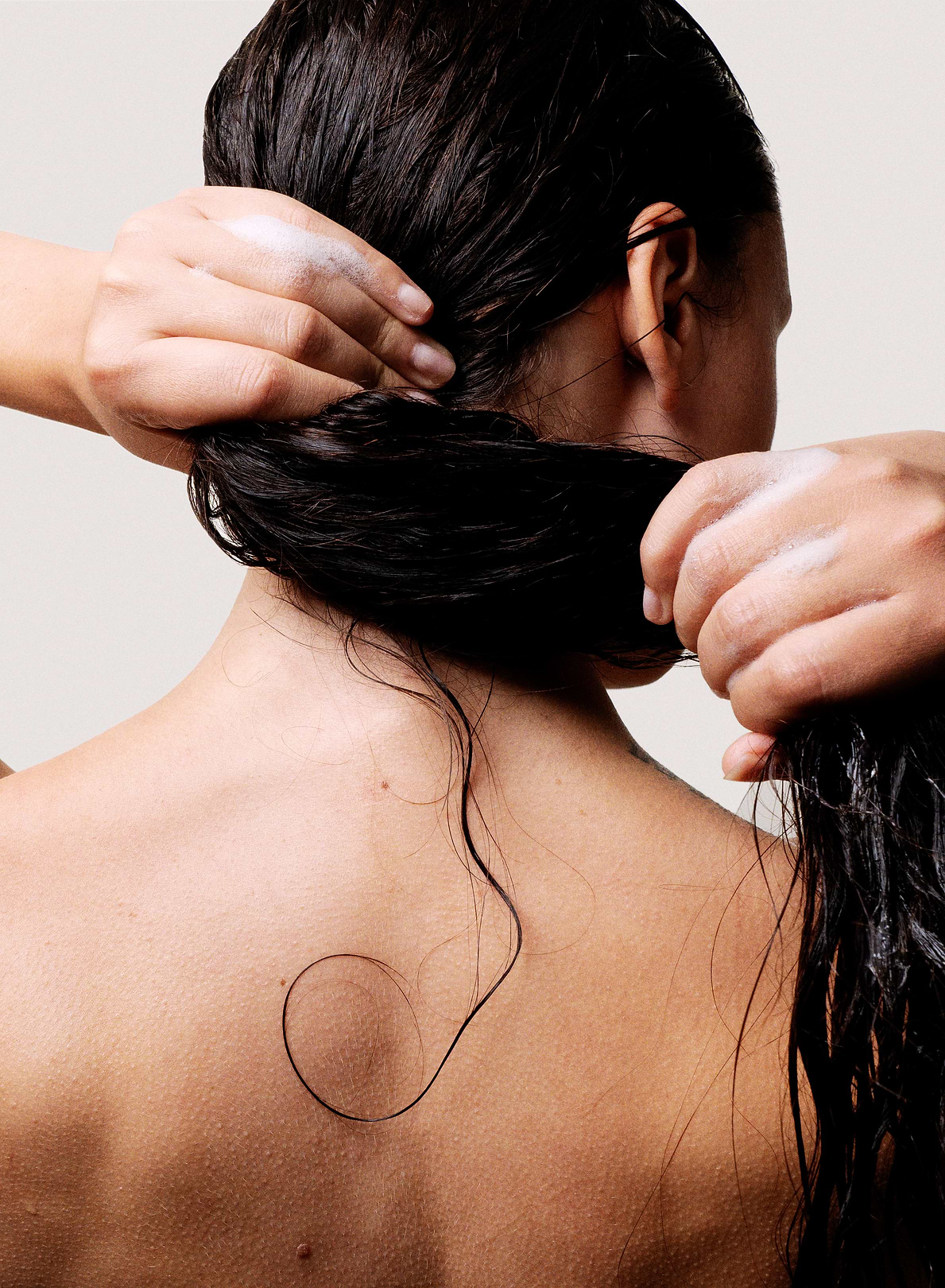 Peut-on utiliser l'hydrolat de fleurs d'oranger sur les cheveux ?
