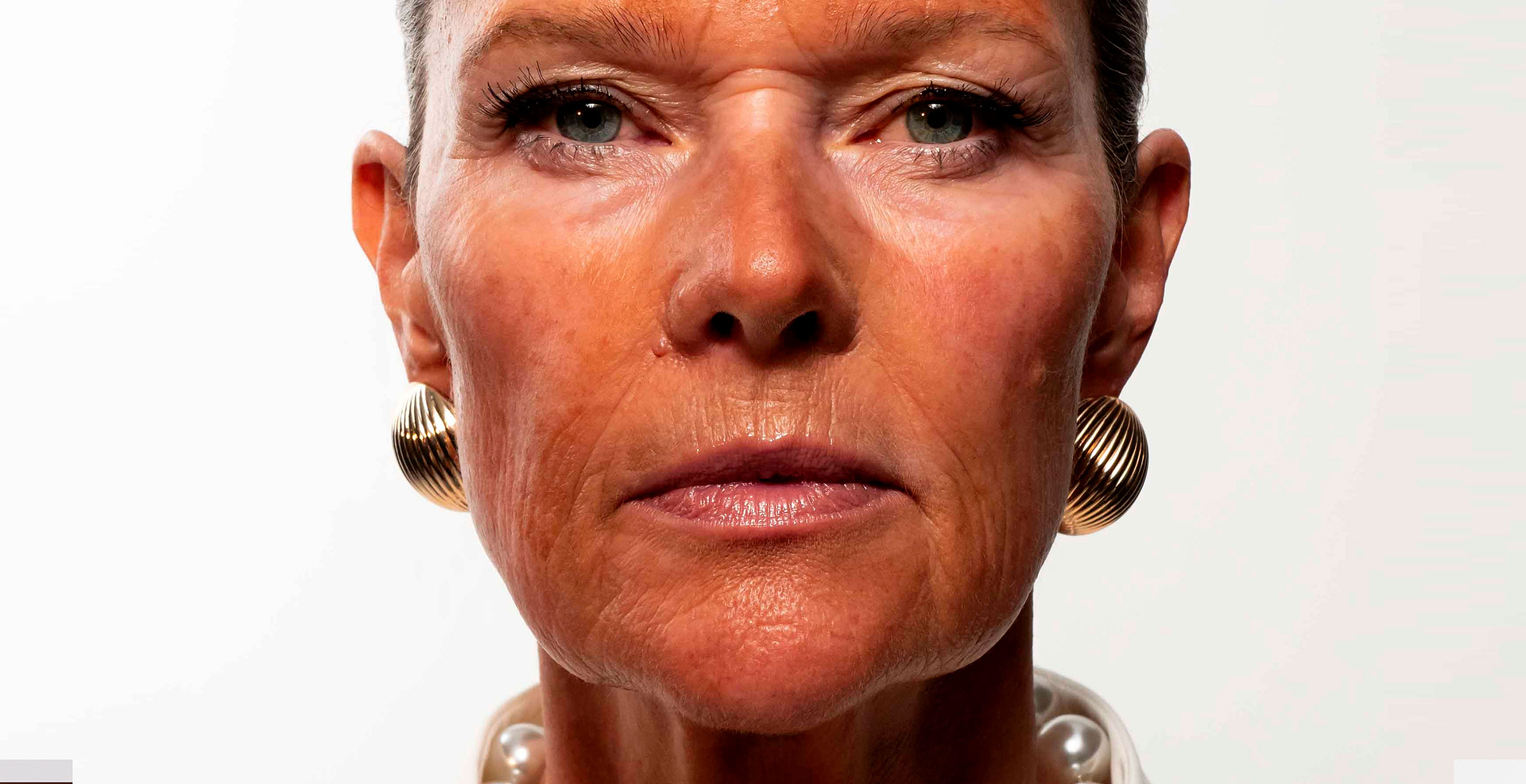 Autobronzant et vieillissement cutané.