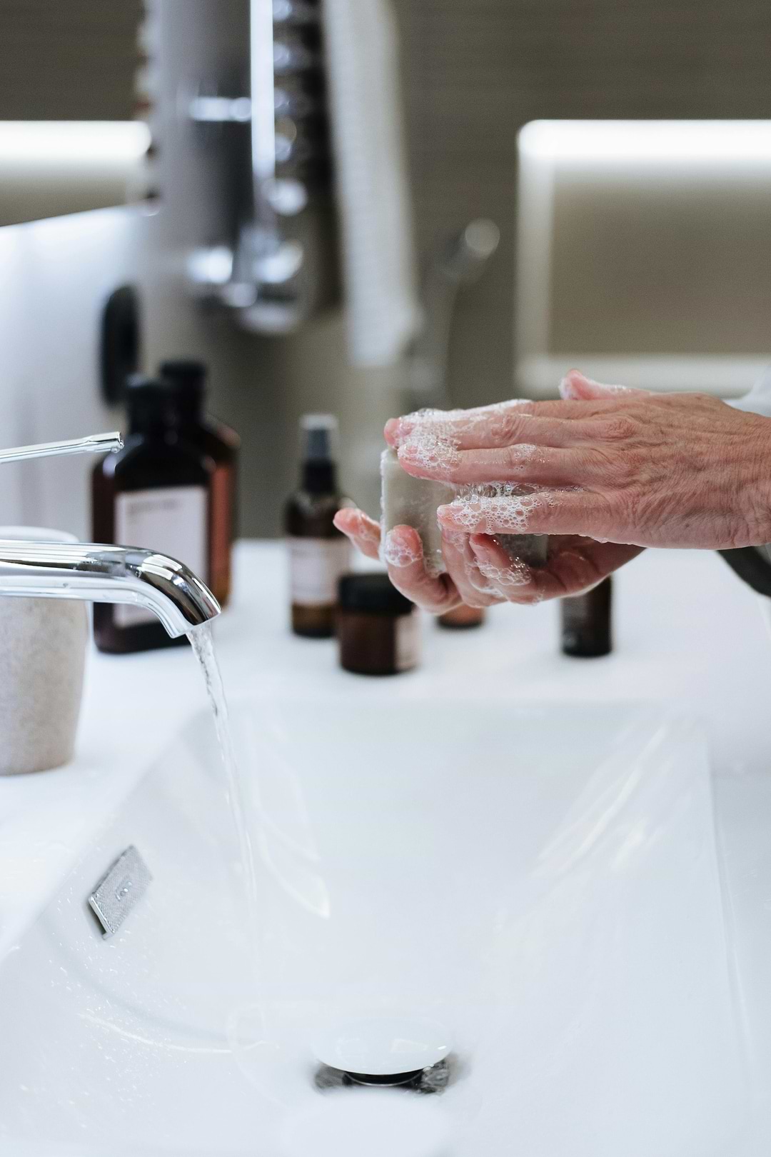 Effets de l'eau calcaire sur la peau.
