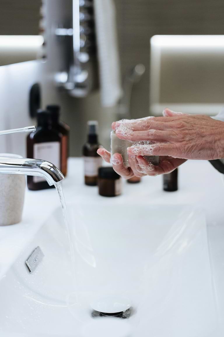 Effets de l'eau calcaire sur la peau.