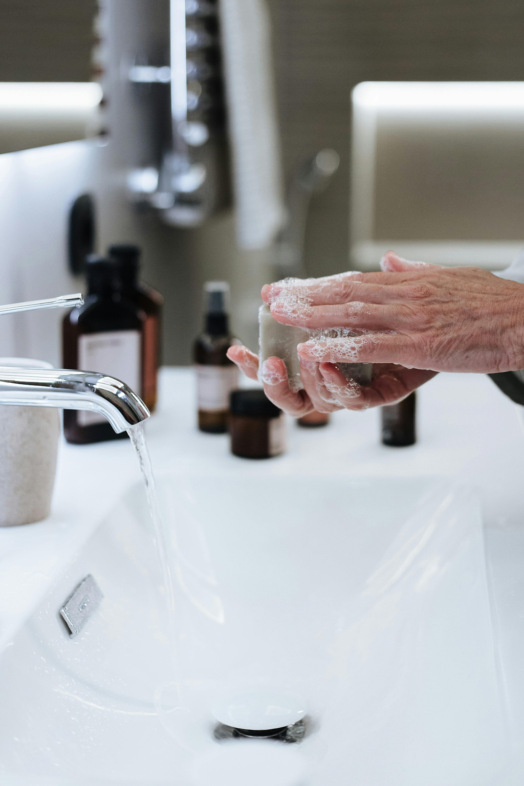 Effets de l'eau calcaire sur la peau.