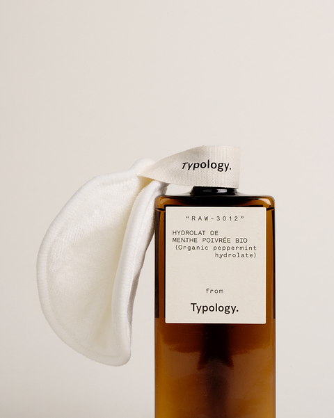 L'hydrolat de menthe poivrée pour resserrer les pores dilatés.