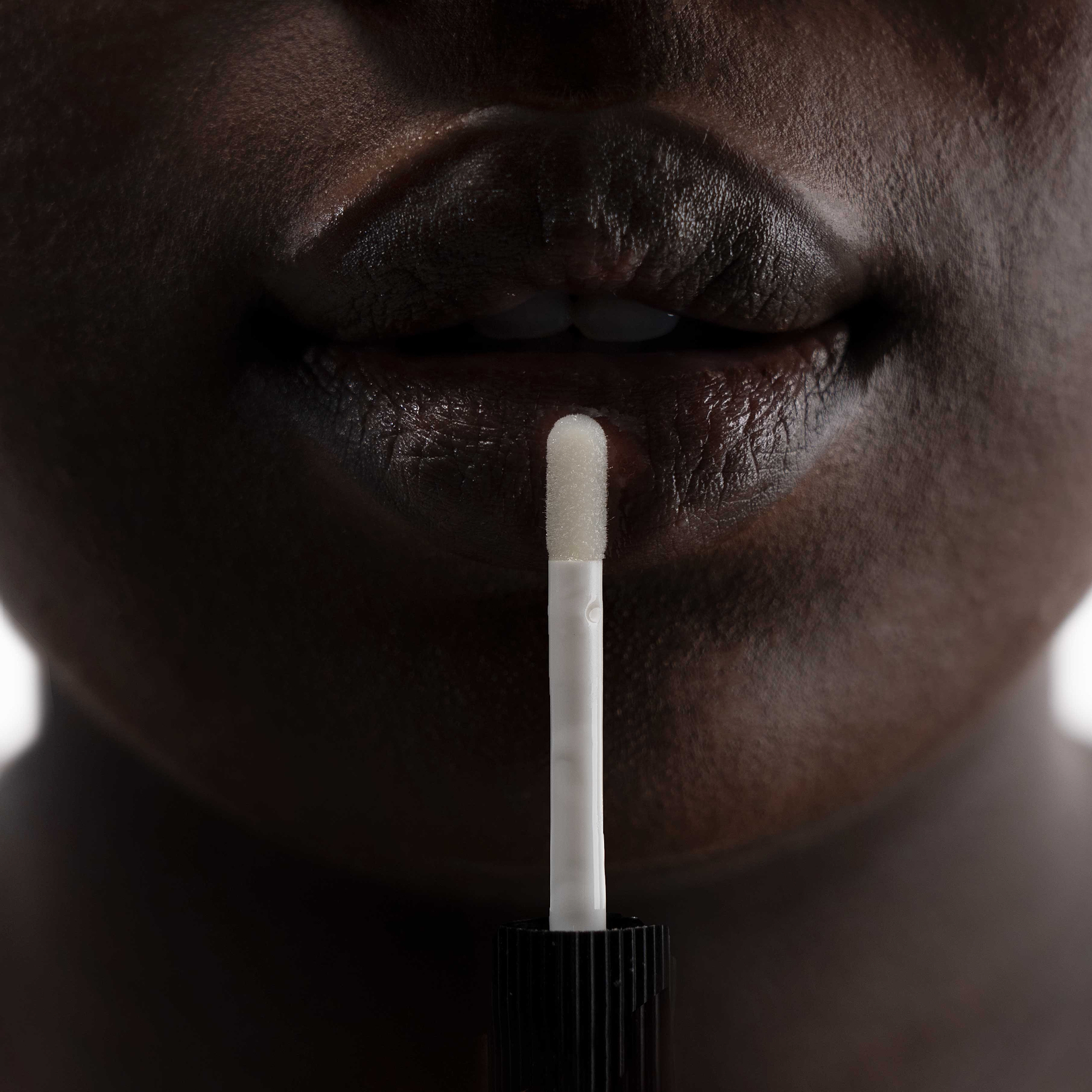 Comment utiliser un sérum pour les lèvres ?