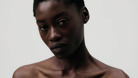 Effet de la niacinamide sur les pores dilatés.