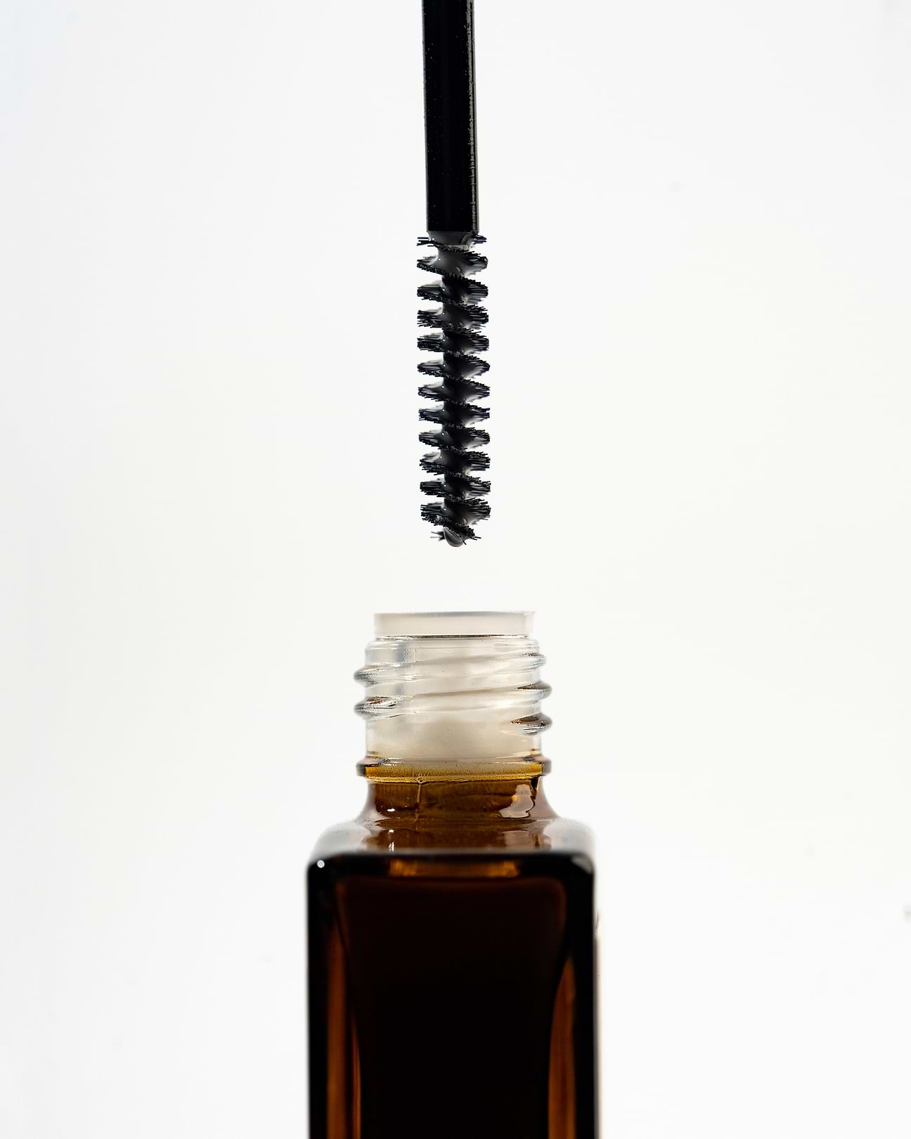Mode d'emploi d'un sérum cils & sourcils.