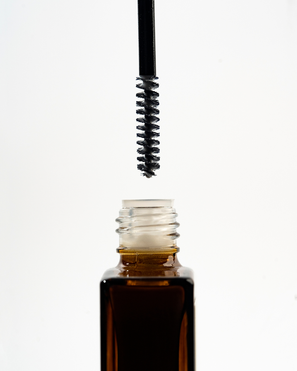 Mode d'emploi d'un sérum cils & sourcils.