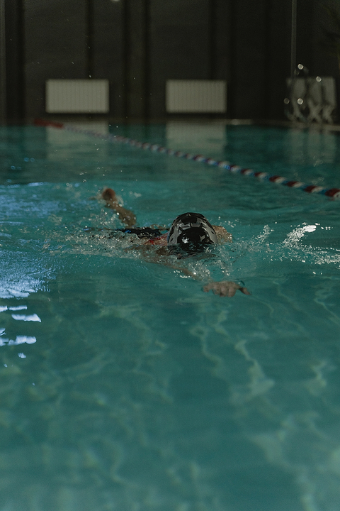 Comment protéger ses cheveux à la piscine ?