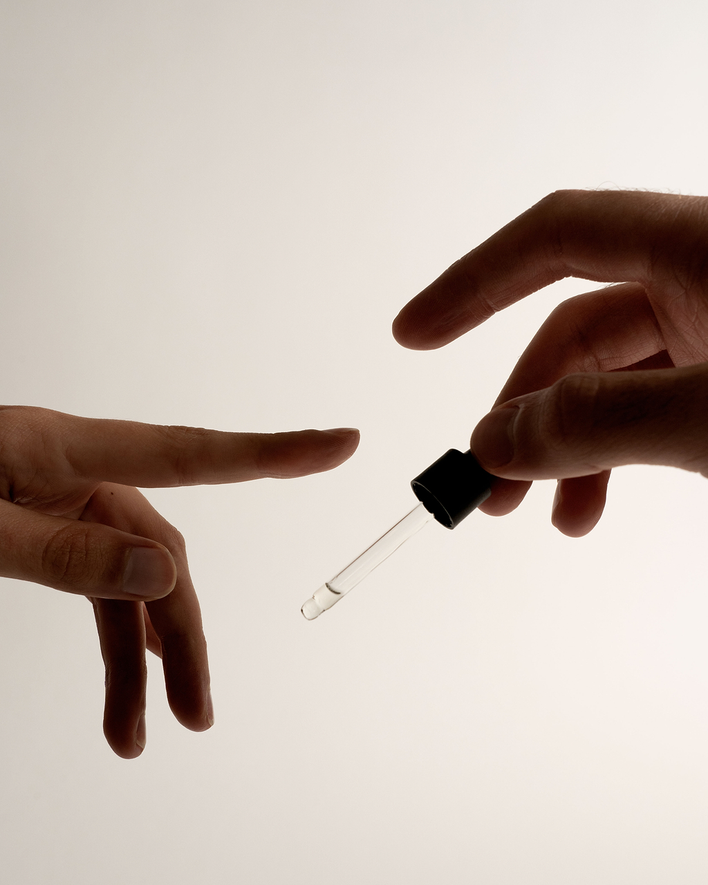 Huile de ricin pour les ongles.