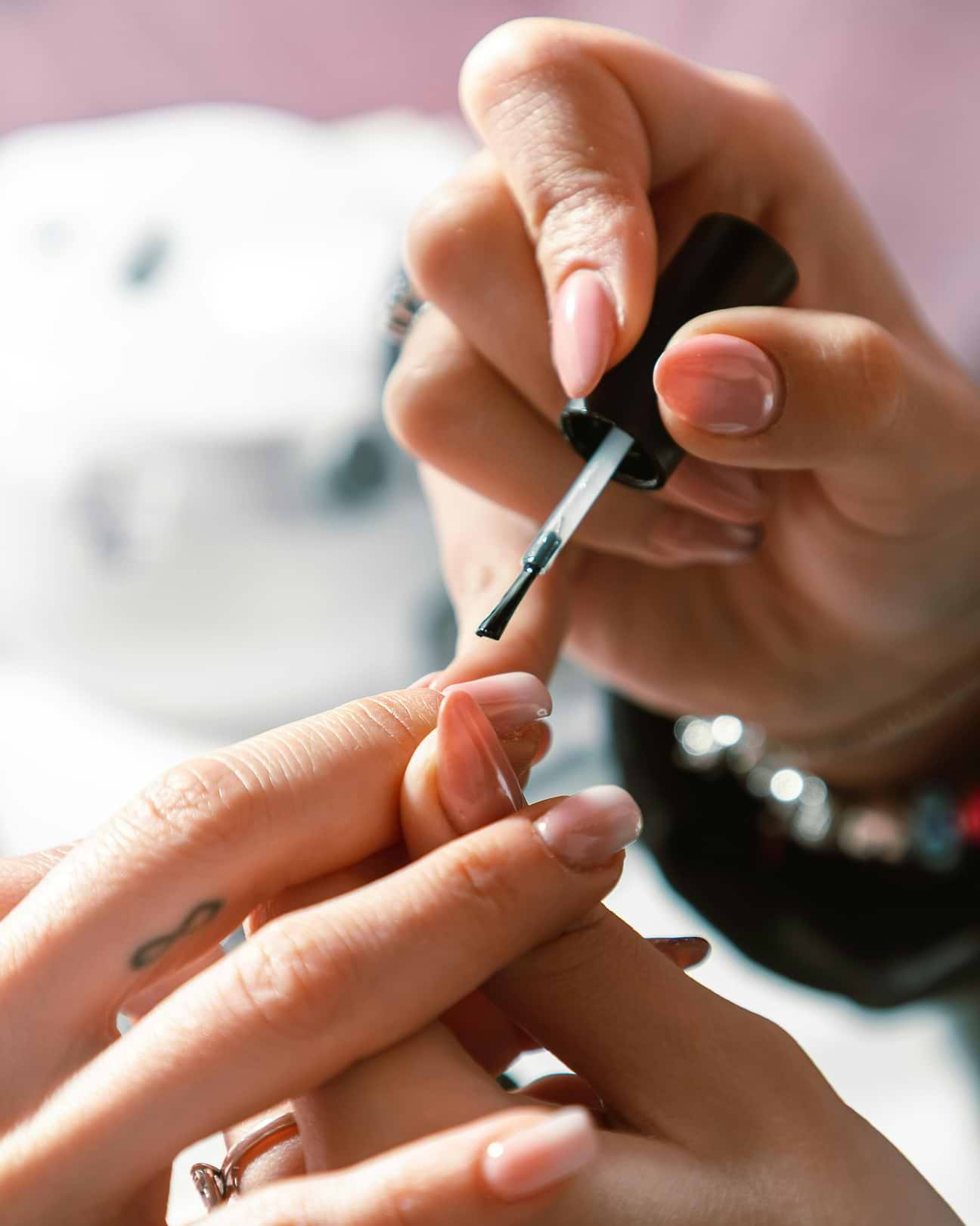 Astuces séchage vernis à ongles.