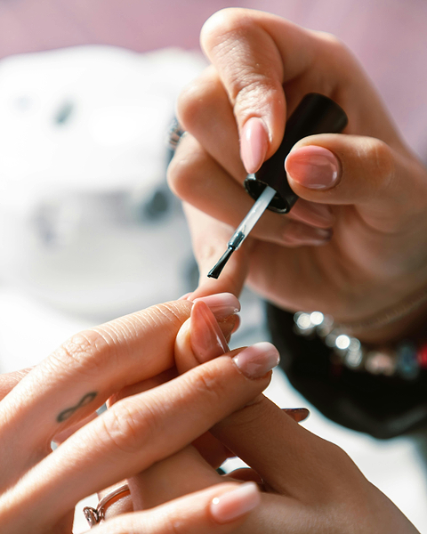 Astuces séchage vernis à ongles.