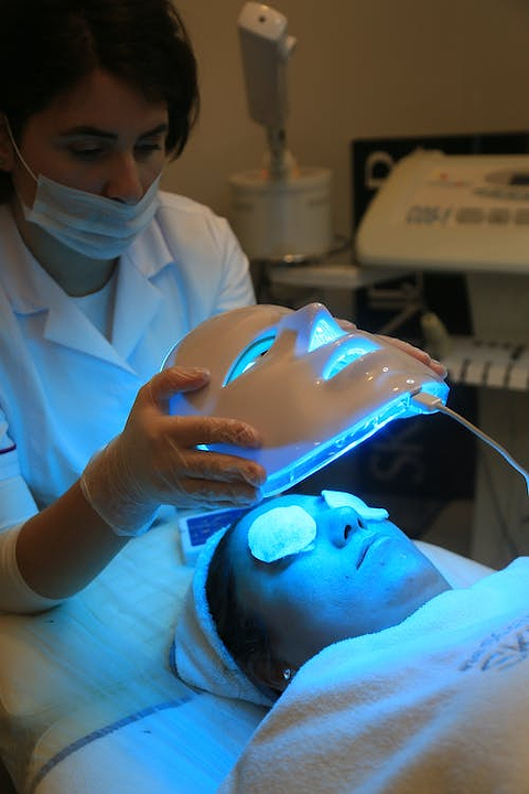 Photobiomodulation : le pouvoir de la lumière LED sur la peau